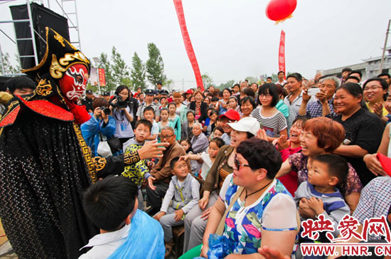 首都文艺家赴中线渠首演出(卧龙区演出现场)