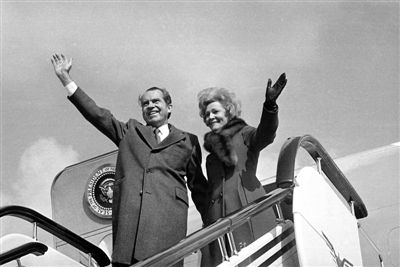 1972年2月24日，美国时任总统尼克松乘专机抵达北京，正式访华。资料图片