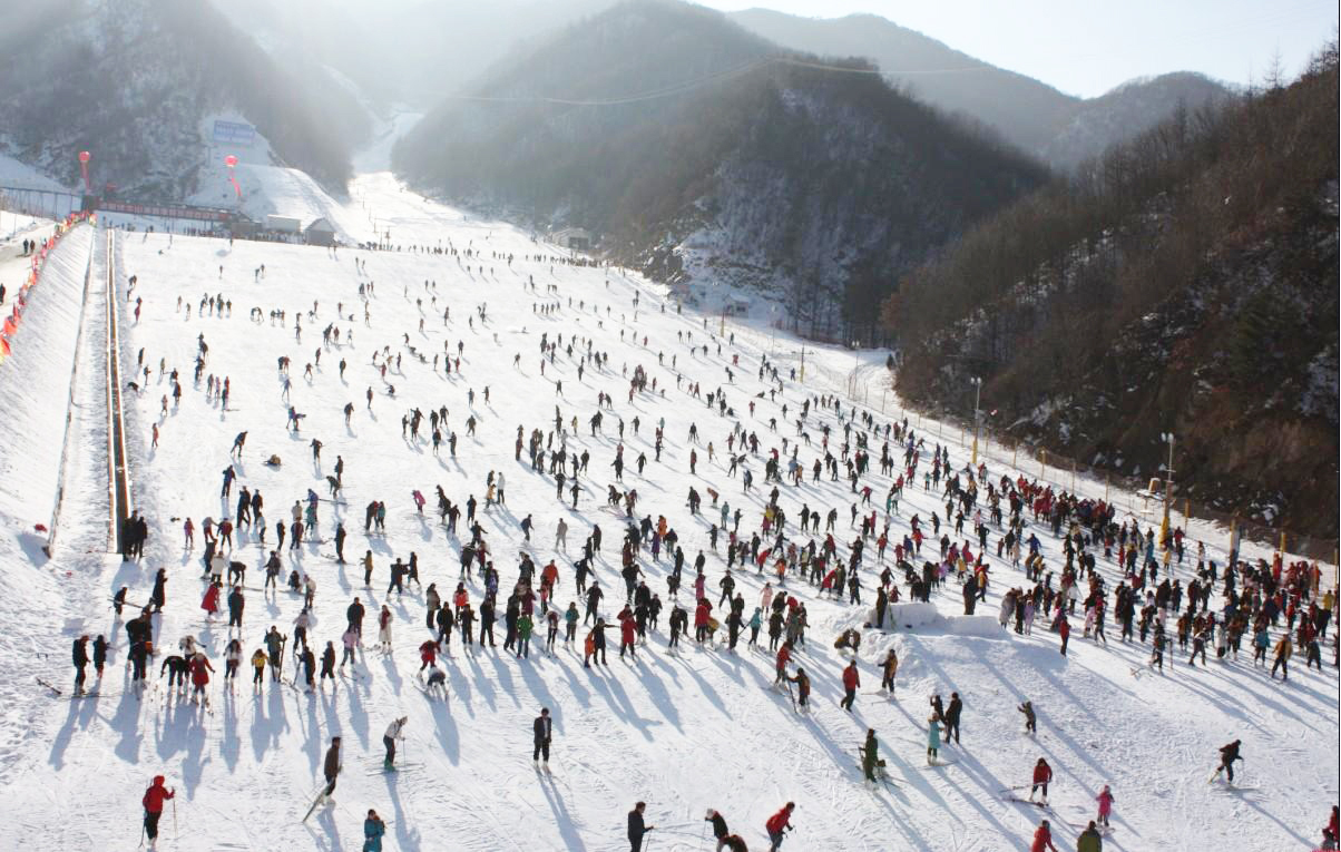 玩转冬季旅游滑雪 就在木札岭速龙滑雪乐园