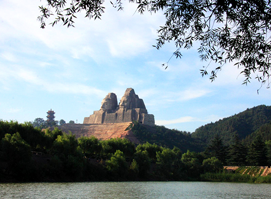 郑州黄河风景区：元宵佳节客如潮