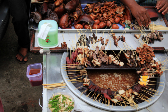 缅甸，缤纷的街边平民小吃