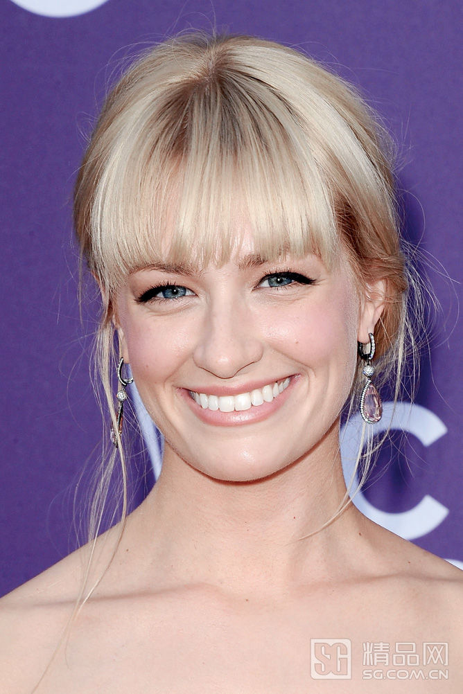 　Beth Behrs