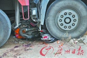 广州一货车引发连环撞车事故致3人当场死亡