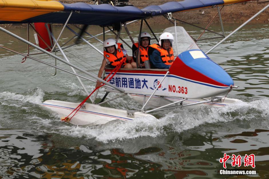 海峡两岸形象大使小浪底采“圣水”注入日月潭