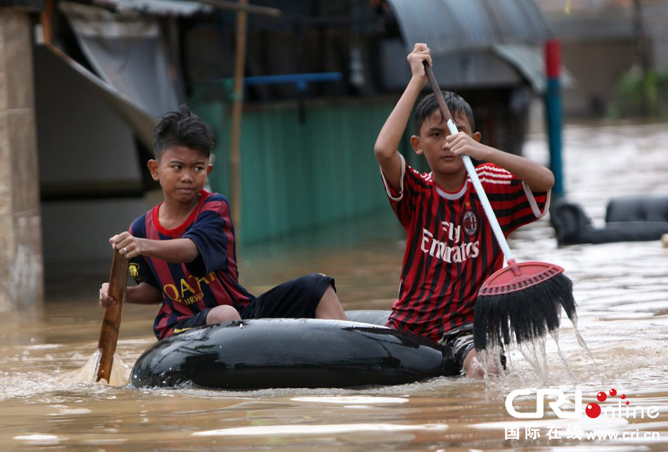 印尼首都雅加达暴雨成灾 数千人紧急疏散