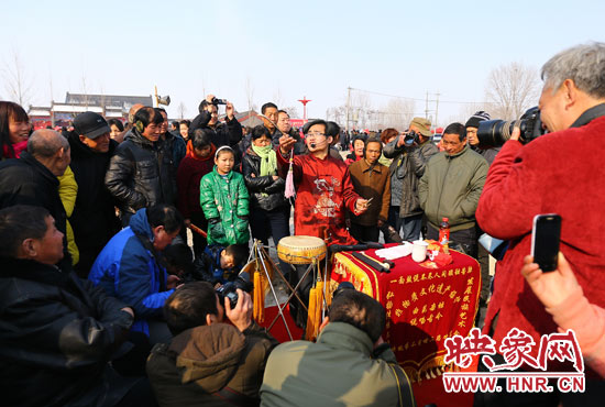 第九届宝丰马街书会精彩开锣 1500余名民间艺人献艺