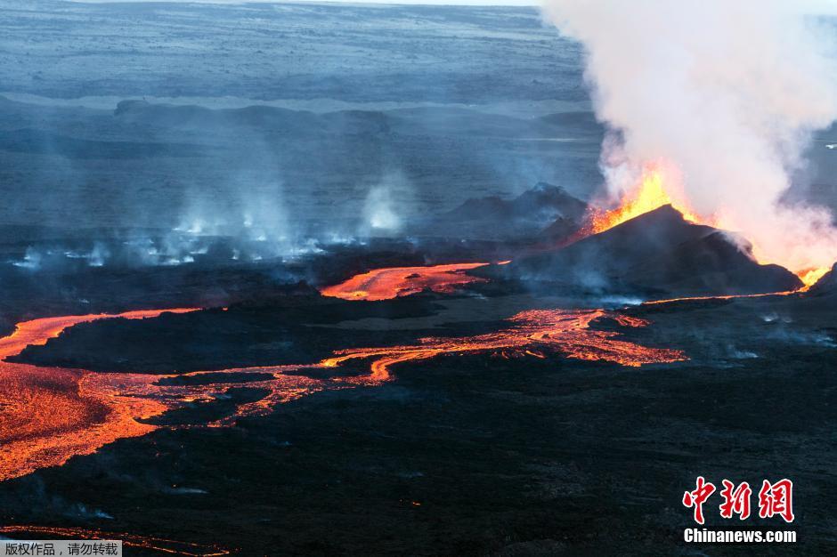 冰岛巴达本加火山爆发