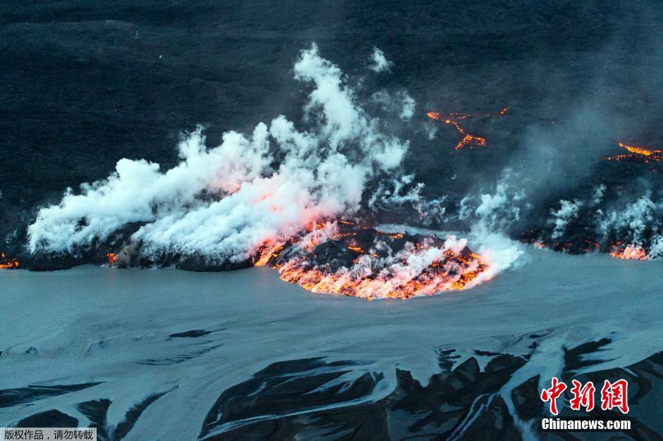 冰岛巴达本加火山爆发