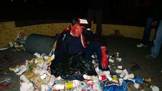 乌又一议员被扔进垃圾桶 实施者不满其担任议员