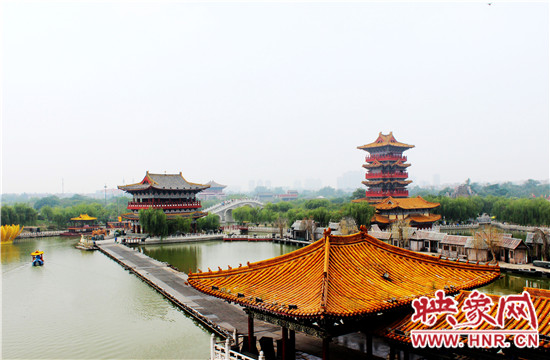 雨后的清明上河园让您爱个够!