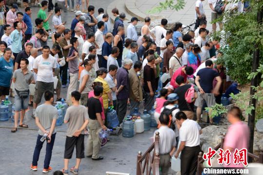 “泉城”济南四大泉群现停喷危机 黑虎泉停喷