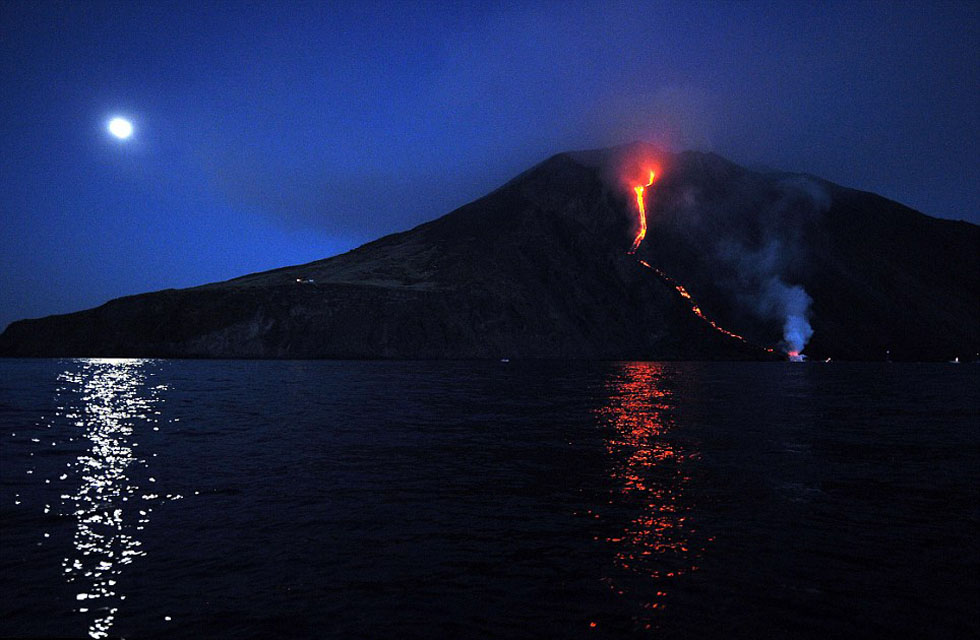 意大利火山喷发