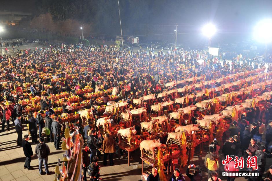 两岸数千信众共祭“天公” 场面壮观